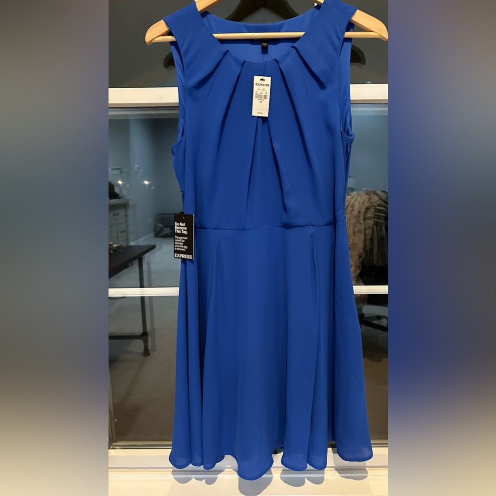Express Dress, sleeveless, size 10, blue. Knee length.